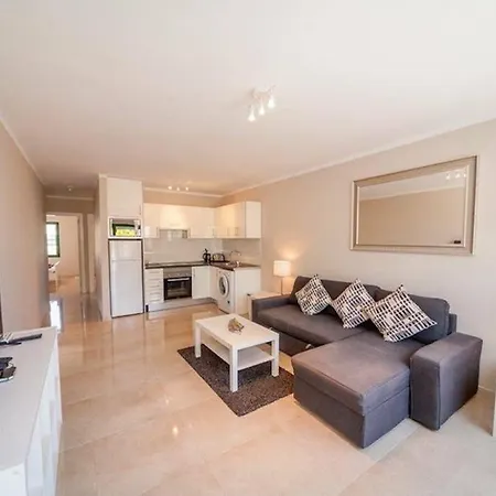 Ferienhaus Bandama 14! 2 Bedroom Newly Renovated Bungalow, Pocillos, Puerto Del Carmen. *